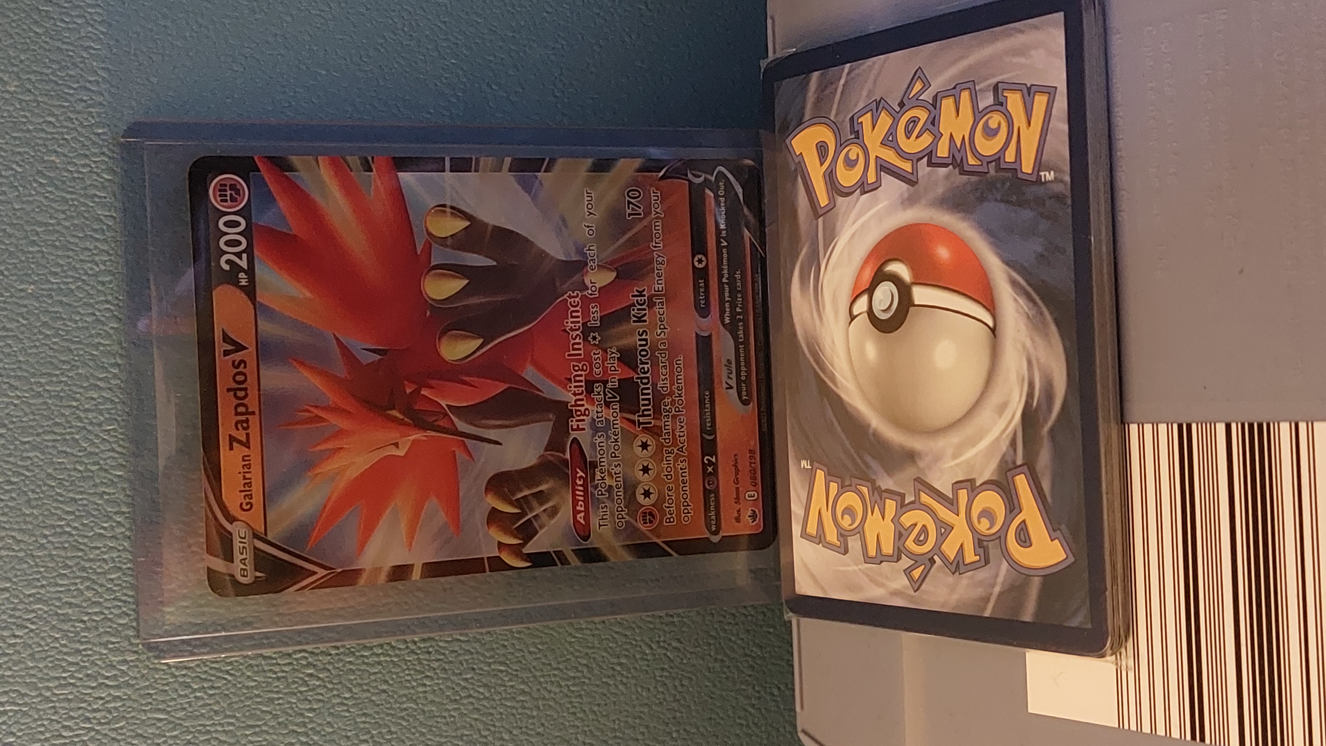 Galarian Zapdos V foto 1