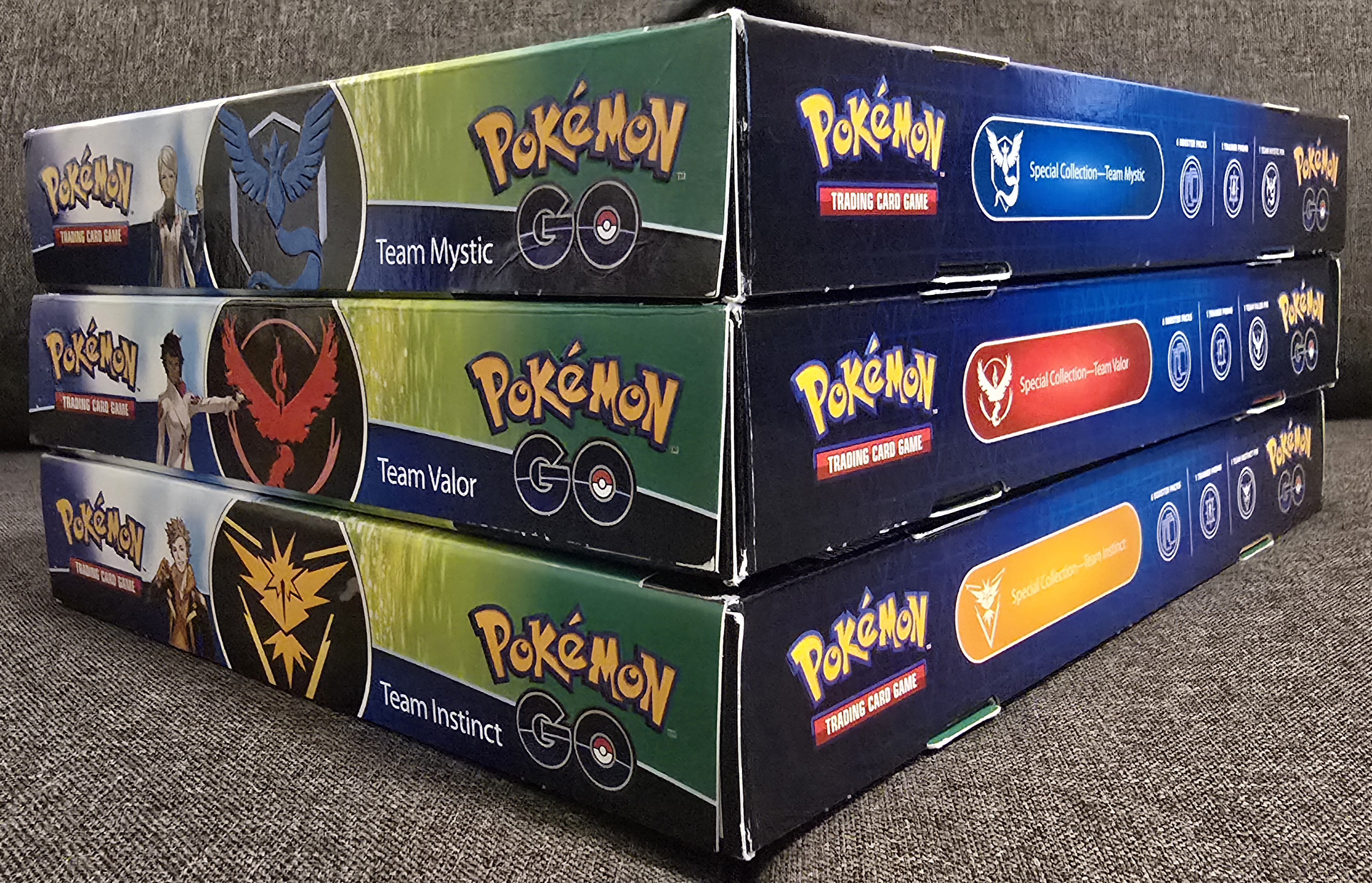 Pokemon GO Special Collection - Team Valor foto 5