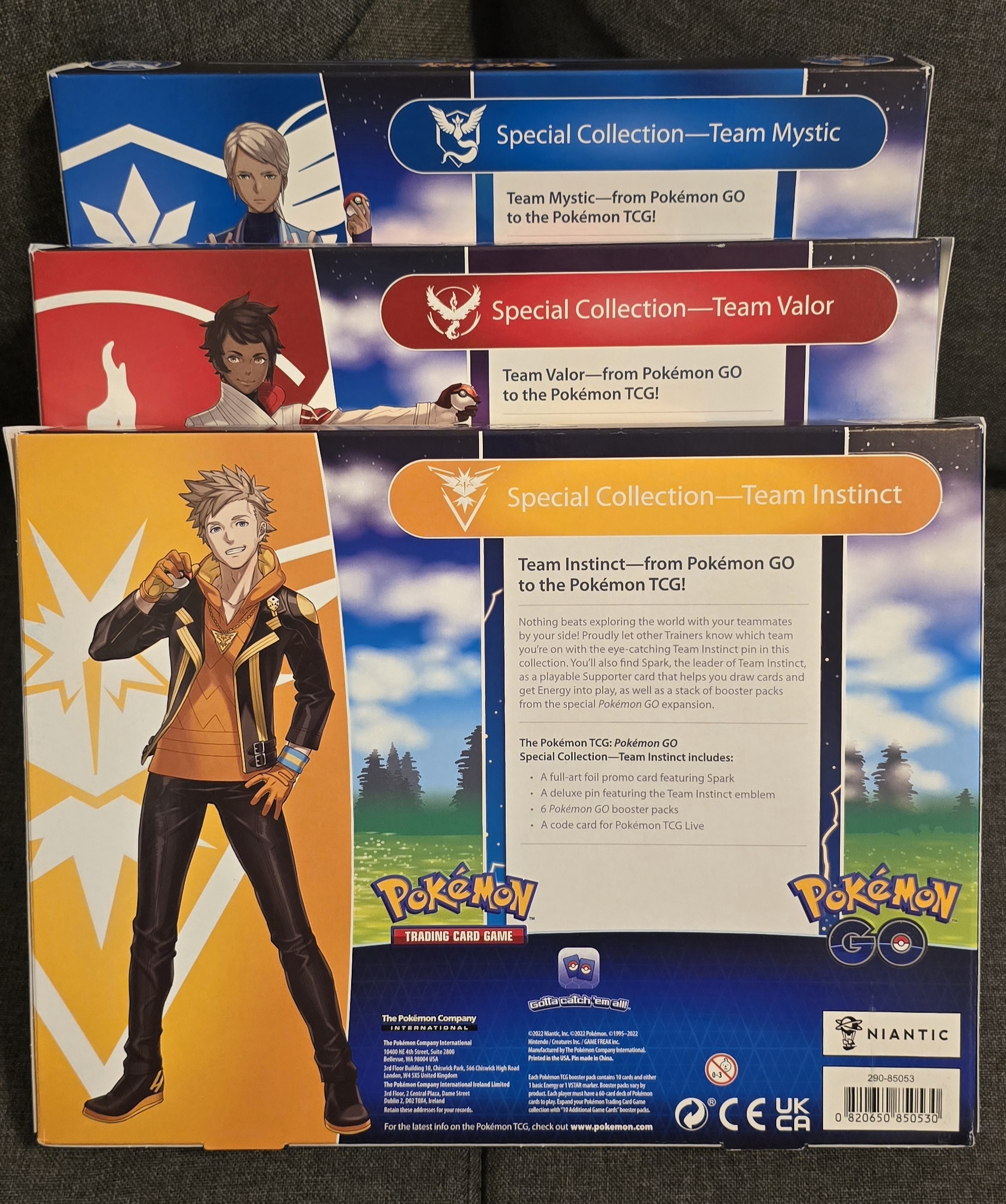 Pokemon GO Special Collection - Team Valor foto 4