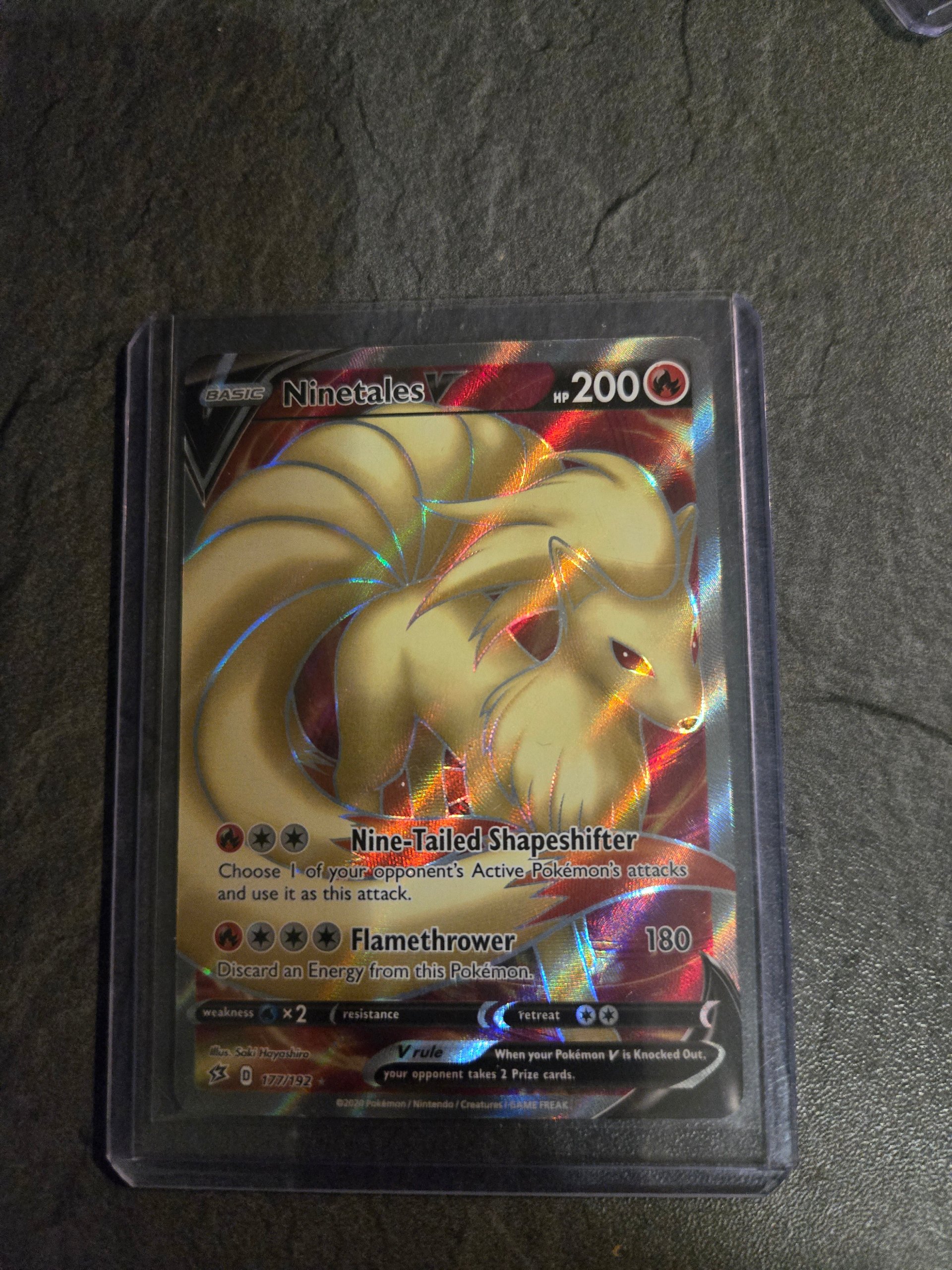 Ninetales V foto 1