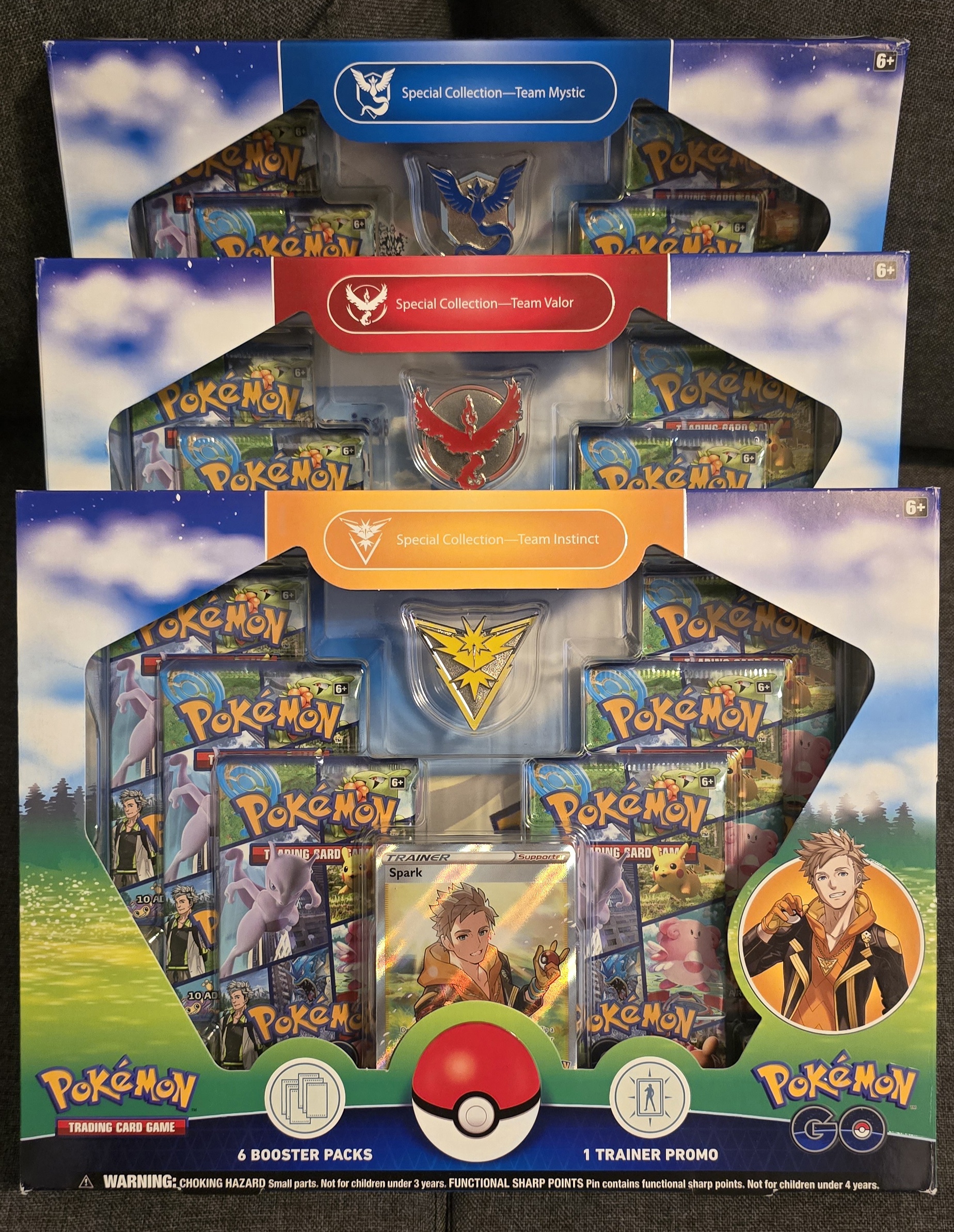 Pokemon GO Special Collection - Team Valor foto 3