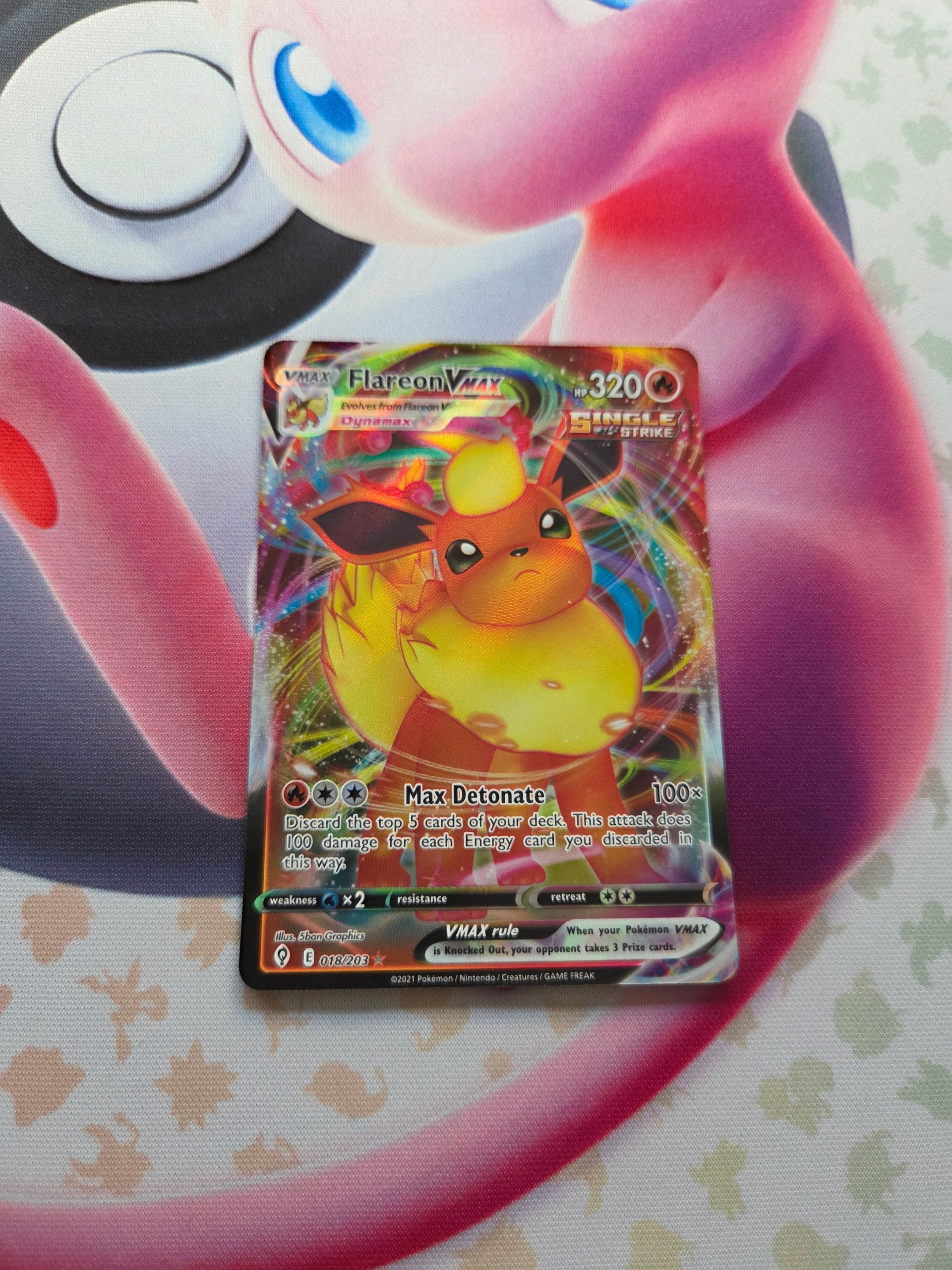 Flareon VMAX foto 1