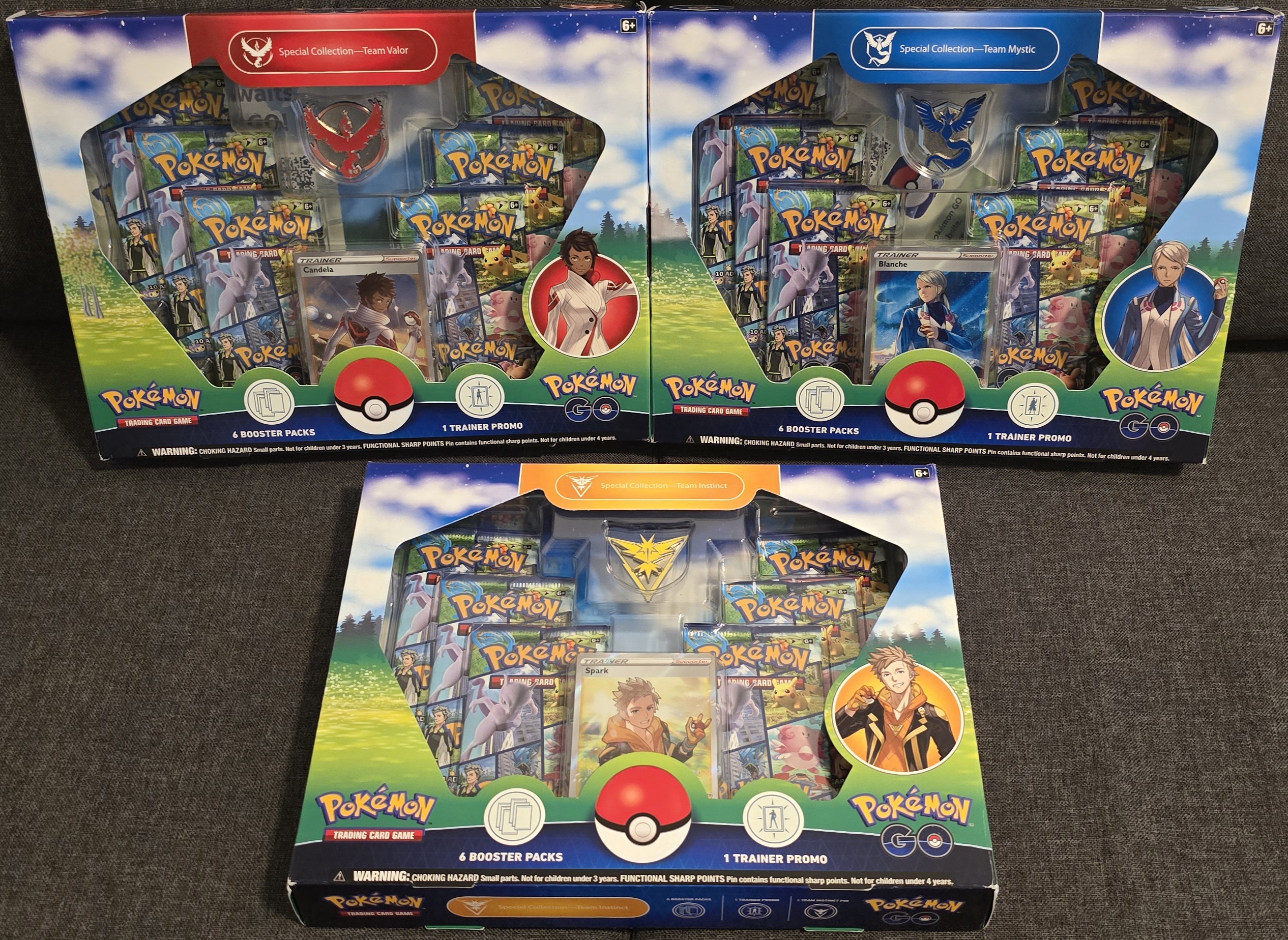 Pokemon GO Special Collection - Team Valor