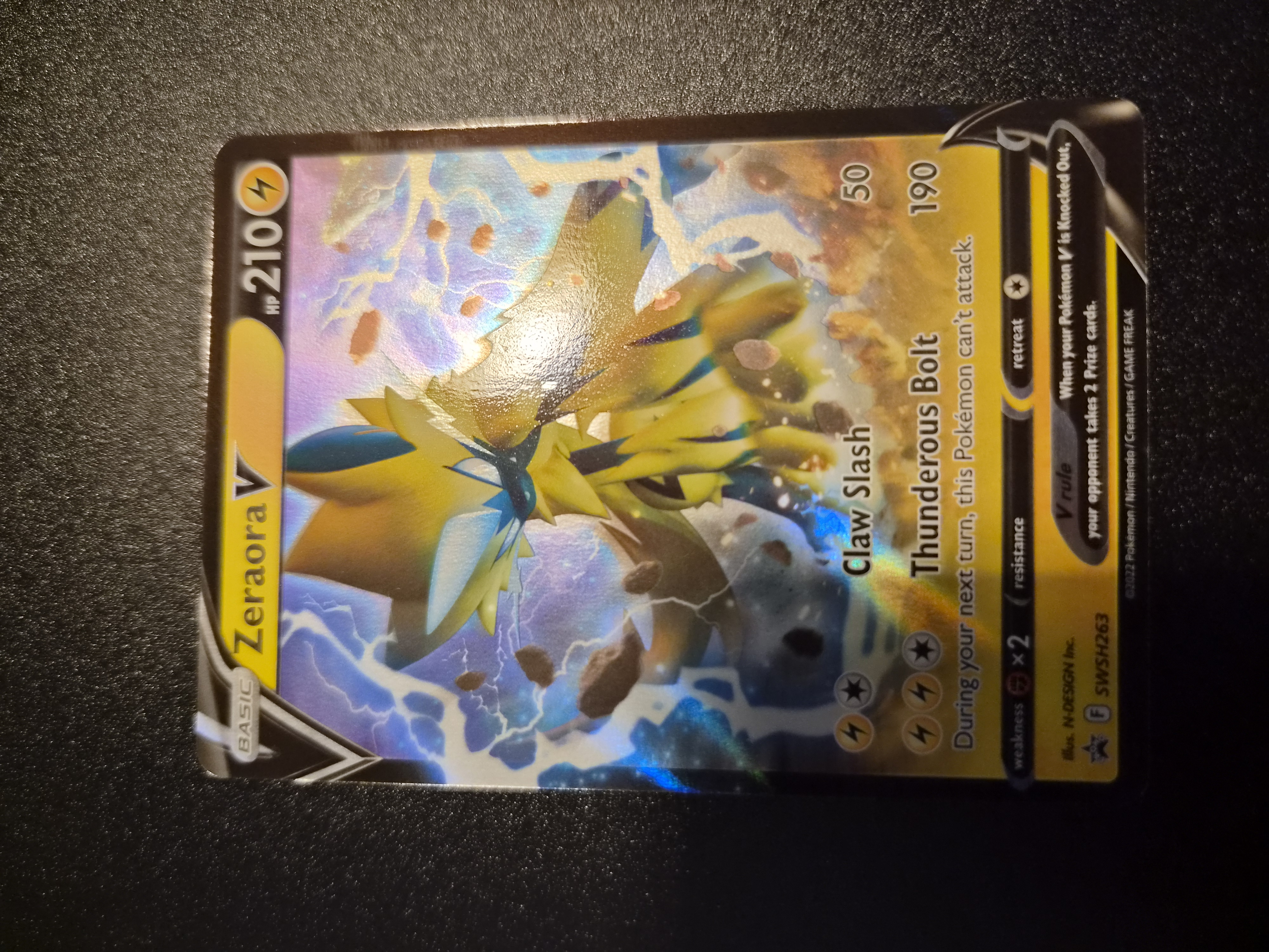 Zeraora V foto 1