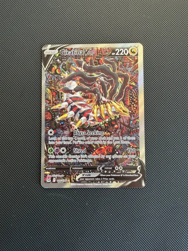 Giratina V foto 2