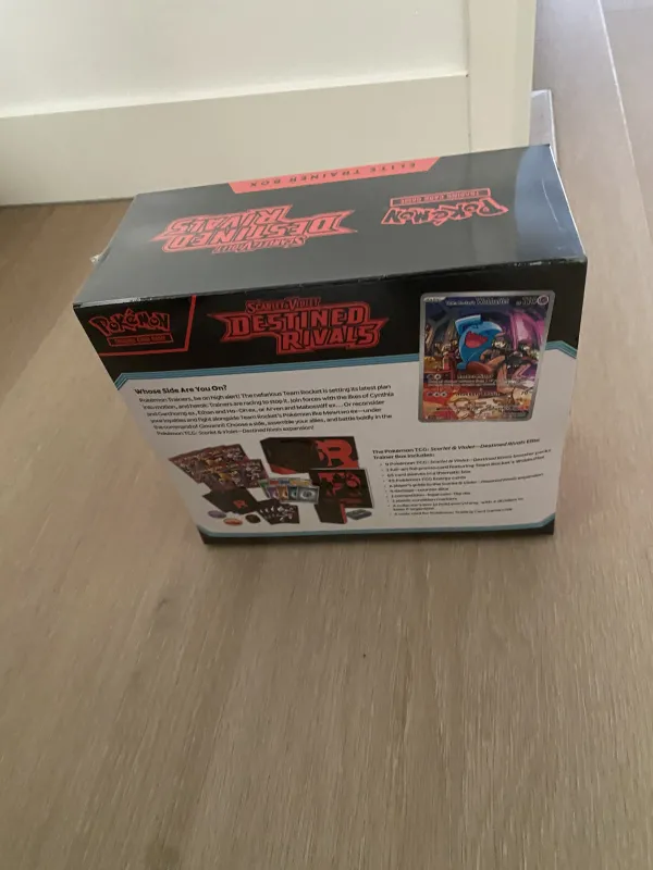 Destined Rivals Elite Trainer Box foto 2